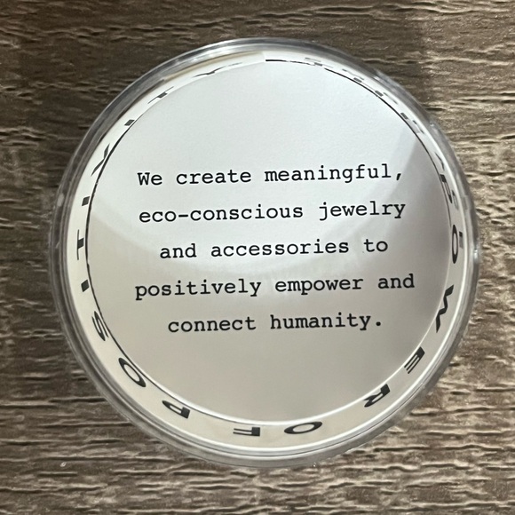 Alex And Ani Emerald Crystal Fortune Charm - Picture 4 of 5